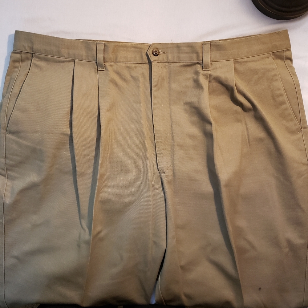 Men's khaki pants